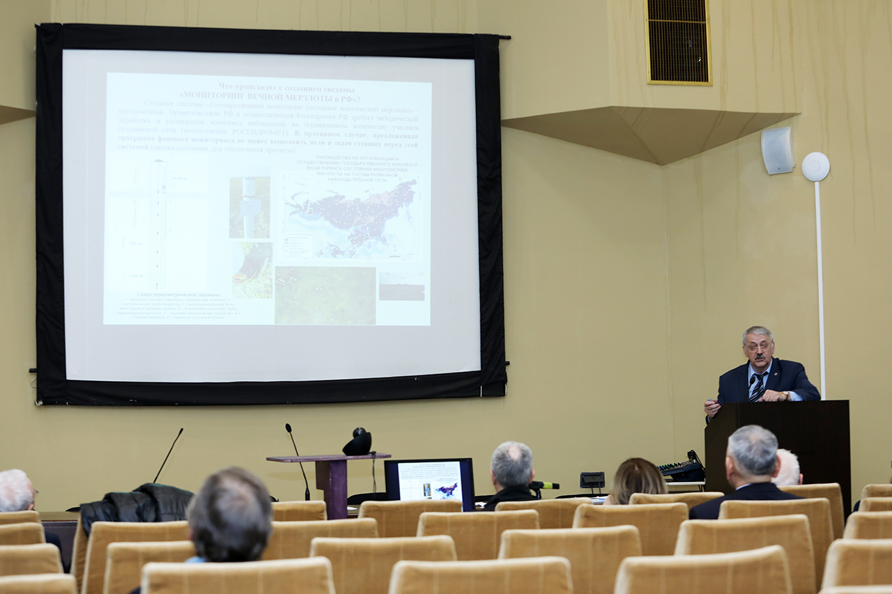 Член-корреспондент РАН М. Н. Железняк