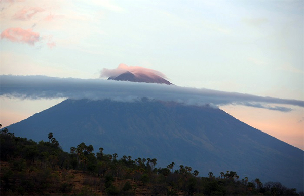 Вулкан Агунг, Бали
