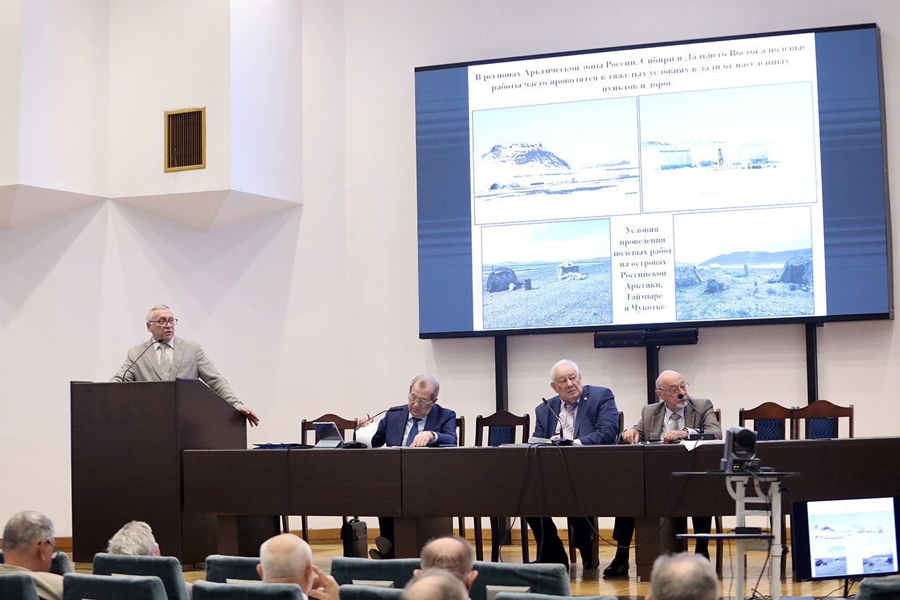 член-корреспондент РАН Н. Б. Кузнецов