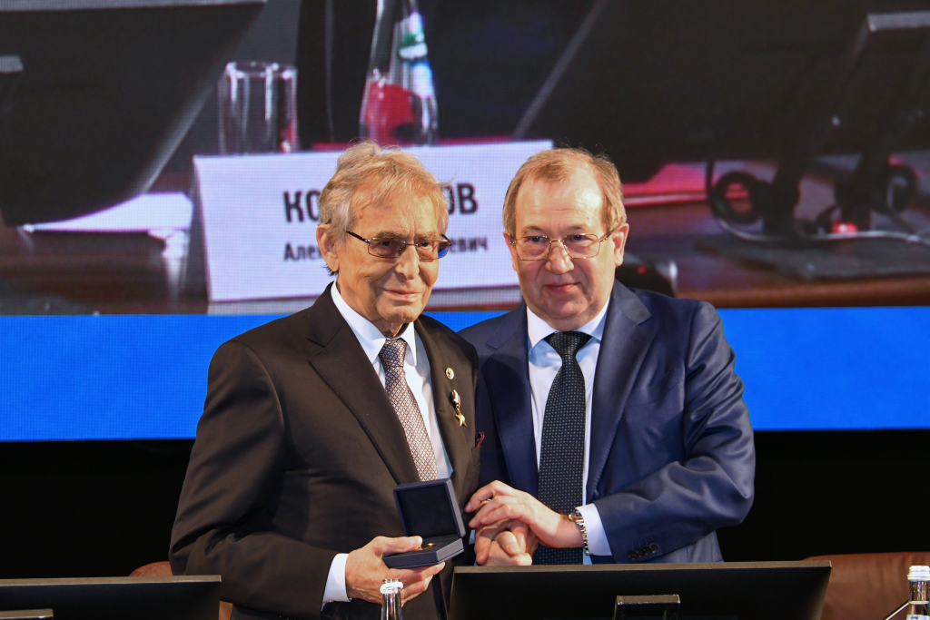 Г. Я. Красников и А. Н. Коновалов