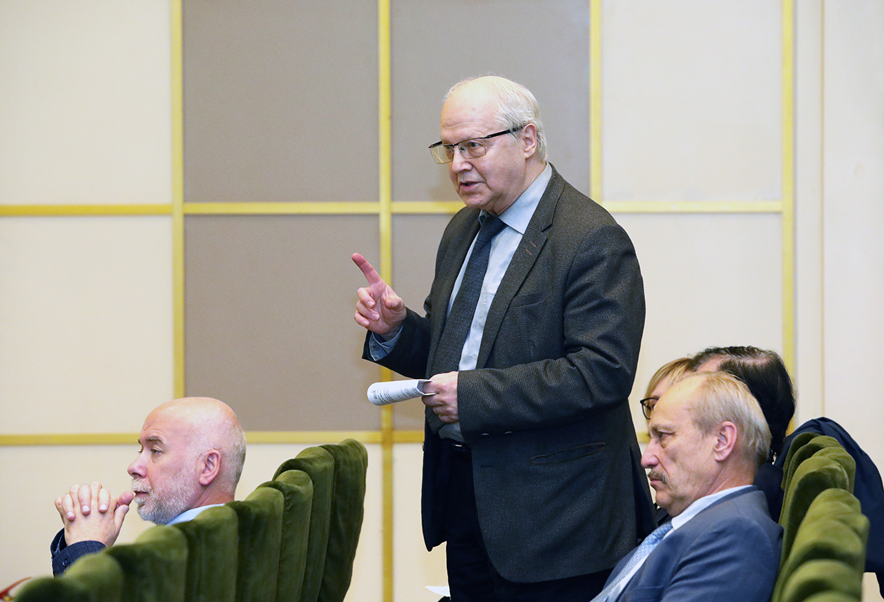 Академик РАН Л. И. Лобковский