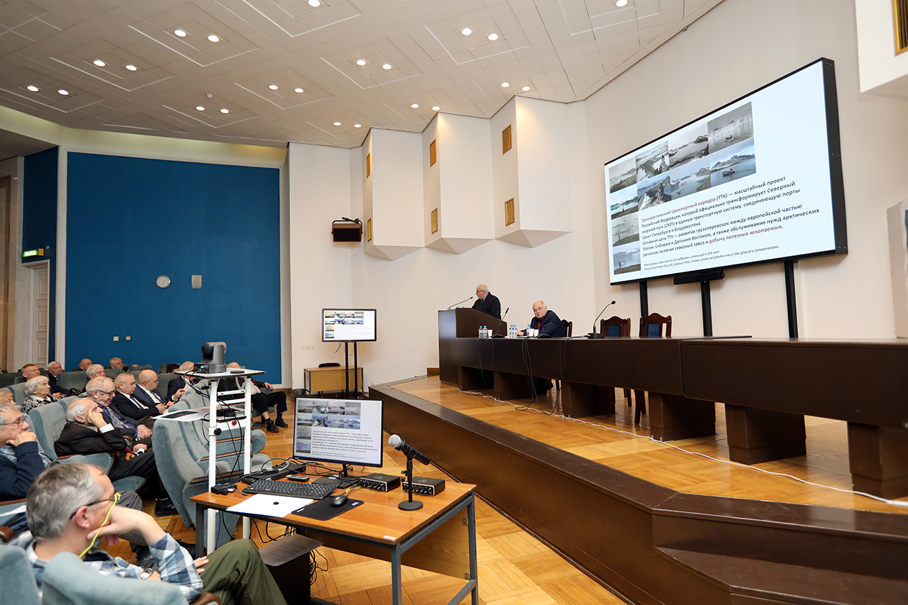 Доклад члена-корреспондента РАН В. А. Петрова