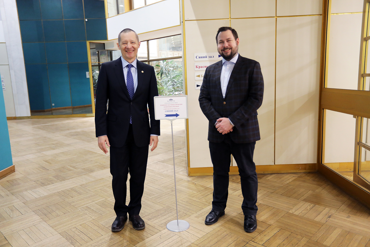 А. Л. Собисевич и Р. А. Жостков