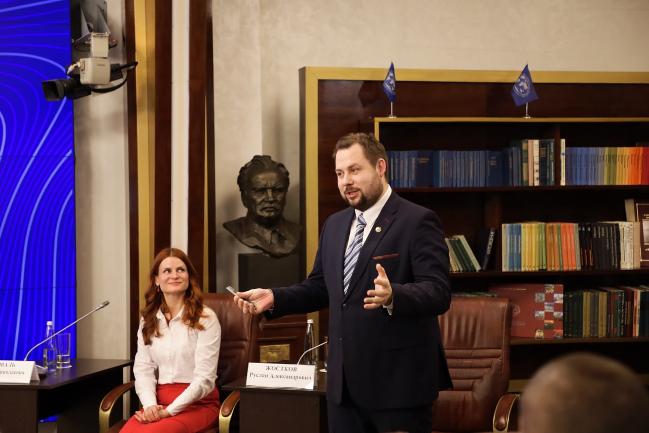 Руслан Жостков